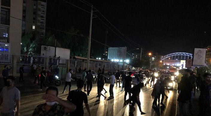 جمهوری اسلامی مدارا کرد و سلاح گرم به کار نبرد چون با مسلوب الاراده‌ها مواجه بودیم