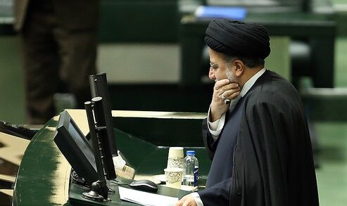 طرح سوال از  رئیس‌جمهور کلید خورد
