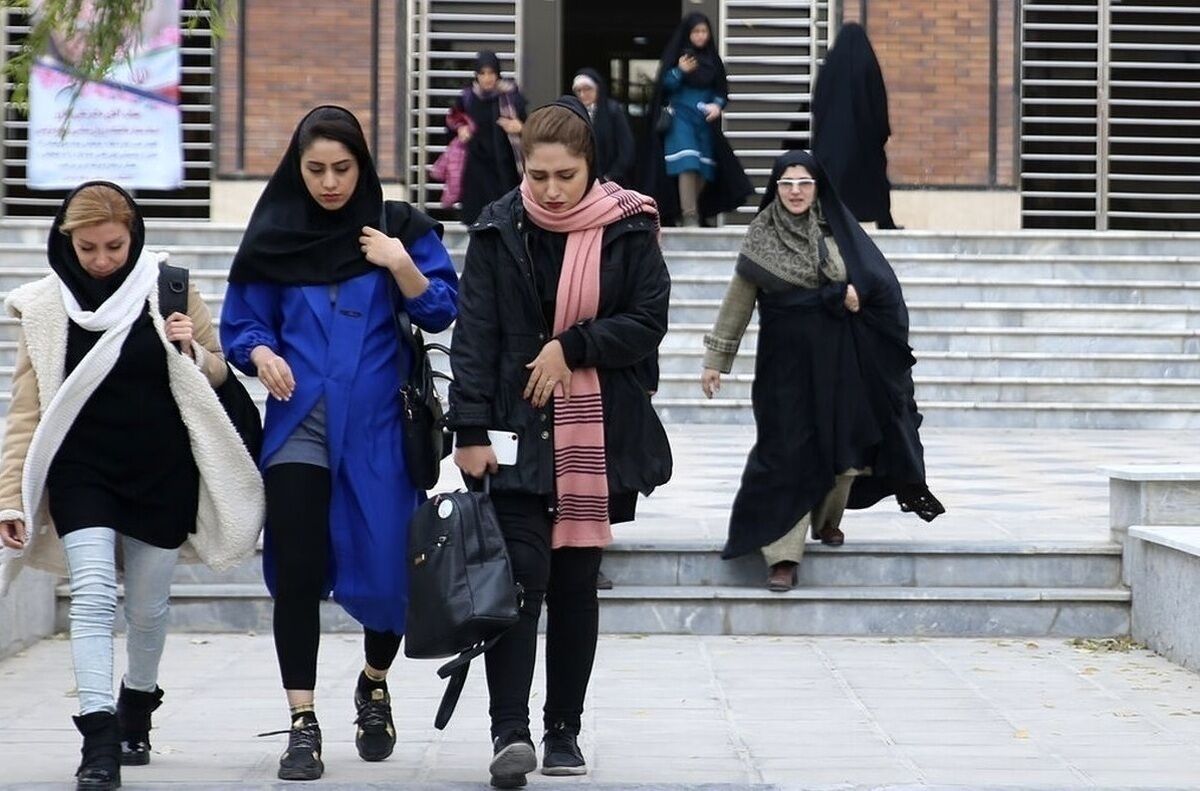 زنان از مردان ناراضی‌تر و رادیکال‌تر شده‌اند 