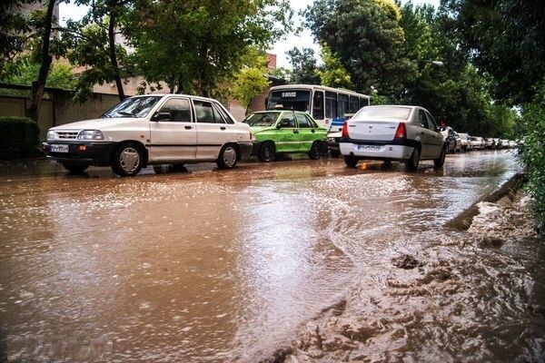 هواشناسی: اسیدی بودن باران تهران هنوز قطعی نیست؛ بررسی ها ادامه دارد