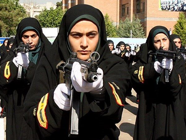زنان یگان ویژه در چند مورد ناآرامی‌های سال گذشته در صحنه حضور داشته