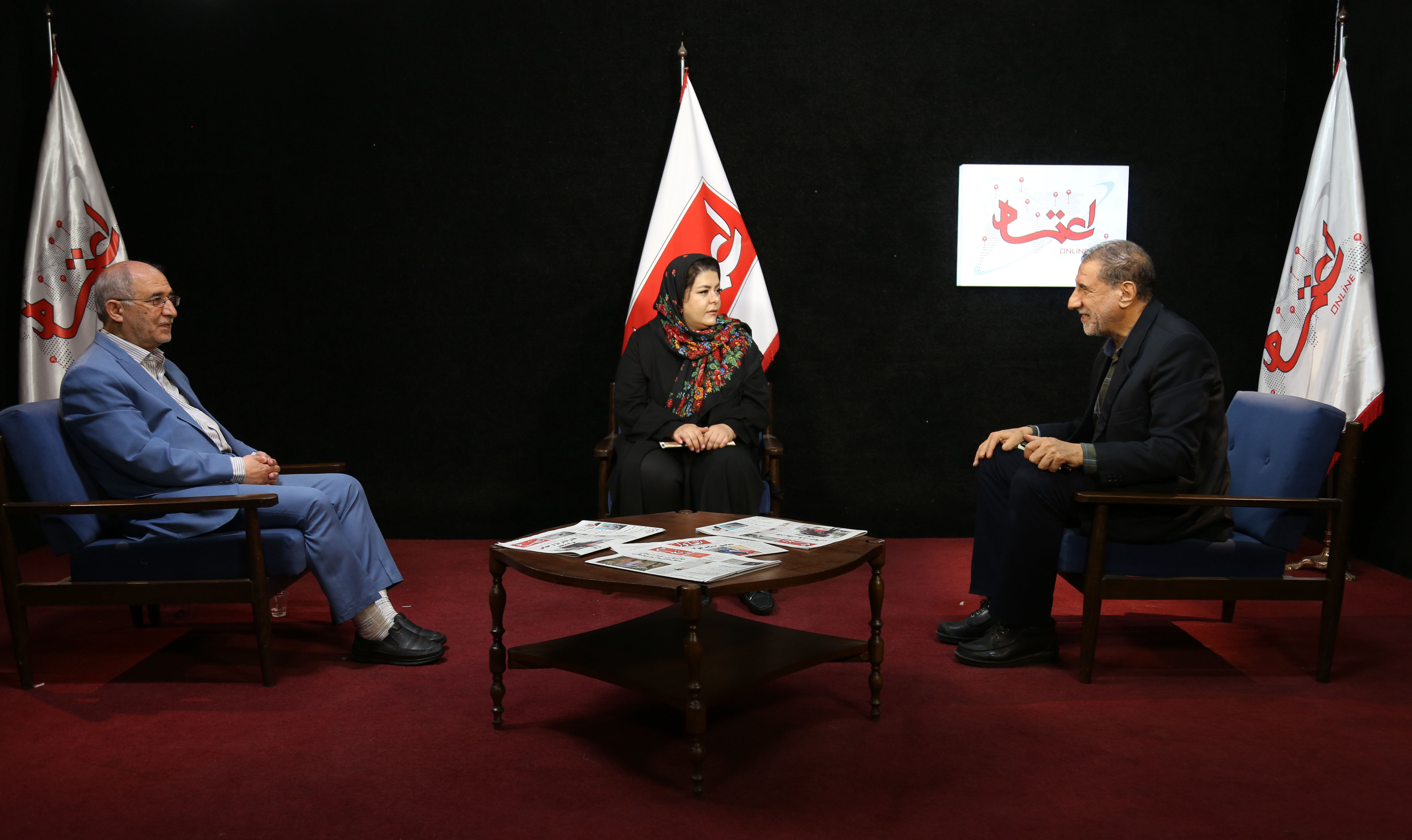 سردار علایی: در طول جنگ یک غفلت بزرگ داشتیم و آن بهره نگرفتن کافی از ابزار دیپلماسی بود/ سردار کوثری: موقع پذیرش قطعنامه ۵۹۸ بچه‌ها گریه می‌کردند چرا که خیال می‌کردند به حضرت امام تحمیل شده