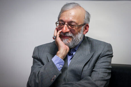 آقای لاریجانی! مراقب باش در دام انگلیس نیفتی