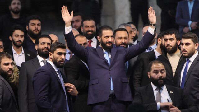 میدل ایست آی: الجولانی به کُردهای سوریه برای به رسمیت شناختن حقوق مدنی و فرهنگی آنها اطمینان داد