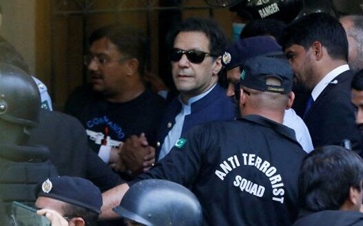 محکومیت عمران خان و همسرش به 14 سال حبس