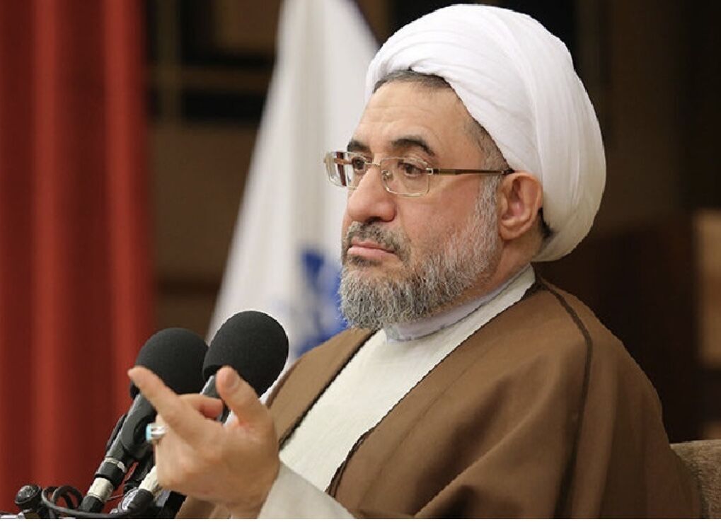 اراکی، عضو مجلس خبرگان رهبری: کشف حجاب، بخشی از یک جنگ هویتی علیه ملت ماست