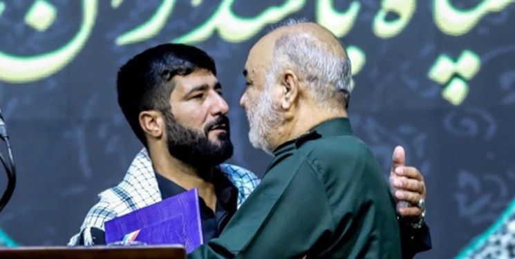 خادمی که تروریست داعشی در حرم شاهچراغ را خلع سلاح کرد، عضو سپاه شد