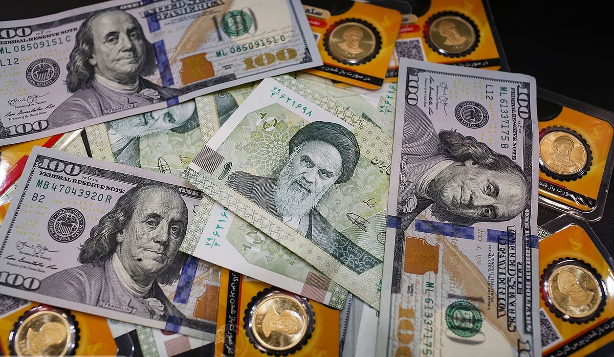 نقدینگی از بازار سکه و دلار خارج شده است؟