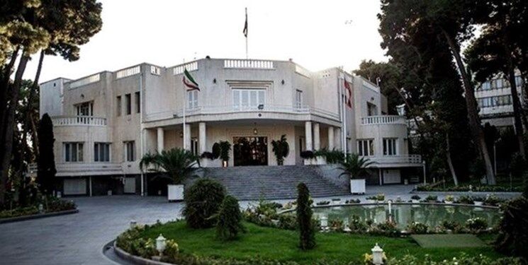 درِ ساختمان پاستور را گِل بگیرید چون این ساختمان حکم منحرف‌ساز پیدا کرده!