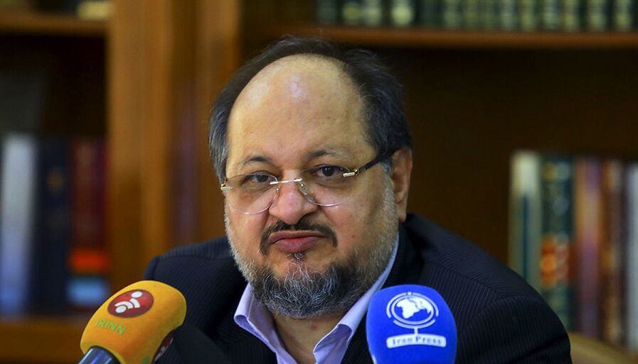 رونمایی از گزینه جدی مدیرعاملی هلدینگ خلیج فارس؛ محمد شریعتمداری کیست؟