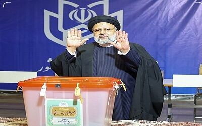 روزنامه حامی دولت: رئیسی به خودش در انتخابات خبرگان رای نداد چون نمی‌خواست هزینه کند!