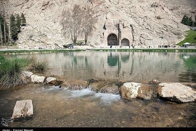 طاق بستان واترمارک