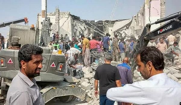 فرماندار میناب: مدرسه شجره طیبه هیچگاه پایگاه نظامی نبوده است / برخی شاگردان این مدرسه امروز در دانشگاه در مقطع کارشناسی ارشد درس می‌خوانند 