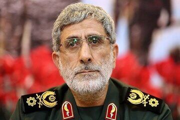 بوسه یک سردار بر پیشانی سردار قاآنی+ عکس