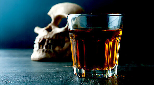 عامل اصلی توزیع مشروبات الکلی مسموم و فوت ۱۳ نفر در هرمزگان دستگیر شد