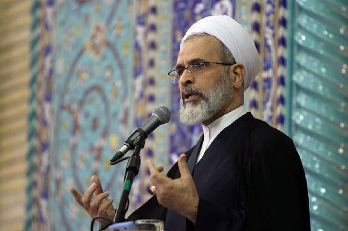 امام جمعه قم: طرح مسائلی مانند خلع سلاح حزب الله، موضوع دو کشوری، آزادی گروگان‌ها، همه فریب و وعده‌های دروغین است