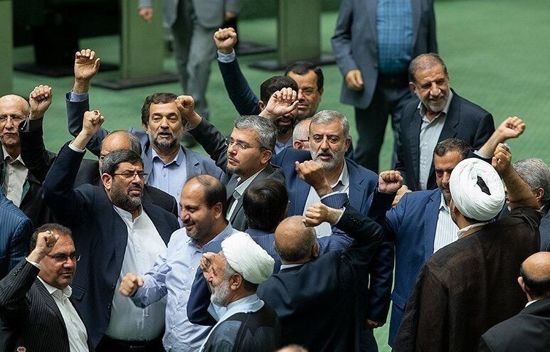 می‌خواستند با عبارت حقوق 100 میلیونی مجلسی که مدال افتخار گرفته را تخریب کنند