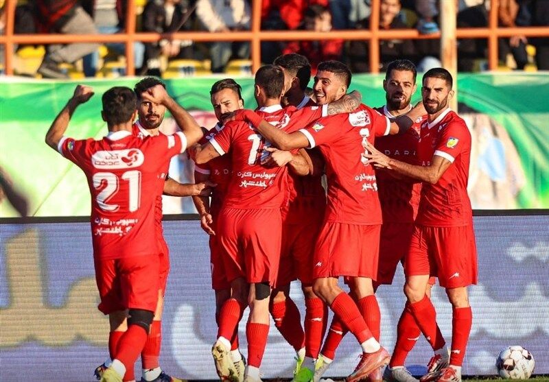 ترکیب پرسپولیس مقابل گل گهر/ سروش رفیعی نیمکت نشین شد