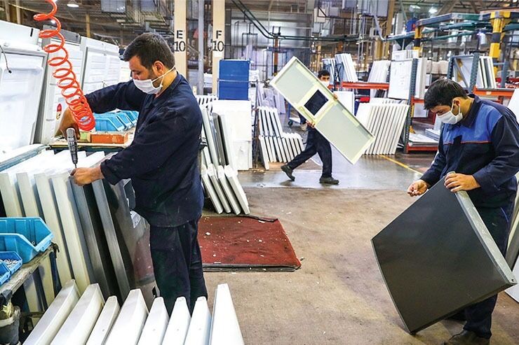 فضای کسب‌وکار نامساعدتر شد؛ بنگاه‌های اقتصادی با کمتر از نصف ظرفیت خود کار می‌کنند