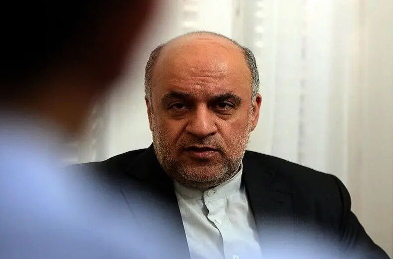 سفیر ایران در لبنان: پیجرها برای اطلاع رسانی بود /  این دستگاه در محل کار من بود و من زیاد به آن توجه نمی کردم؛ به صورت تصادفی دکمه مربوط به پیام را فشار دادم و در دستانم منفجر شد