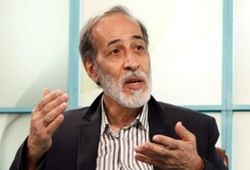 نصرت‌الله تاجیک: استفاده ایران از اهرم تنگه هرمز غولی است که امریکا از بطری خارج کرد و دوباره به آن باز نمی‌گردد! 