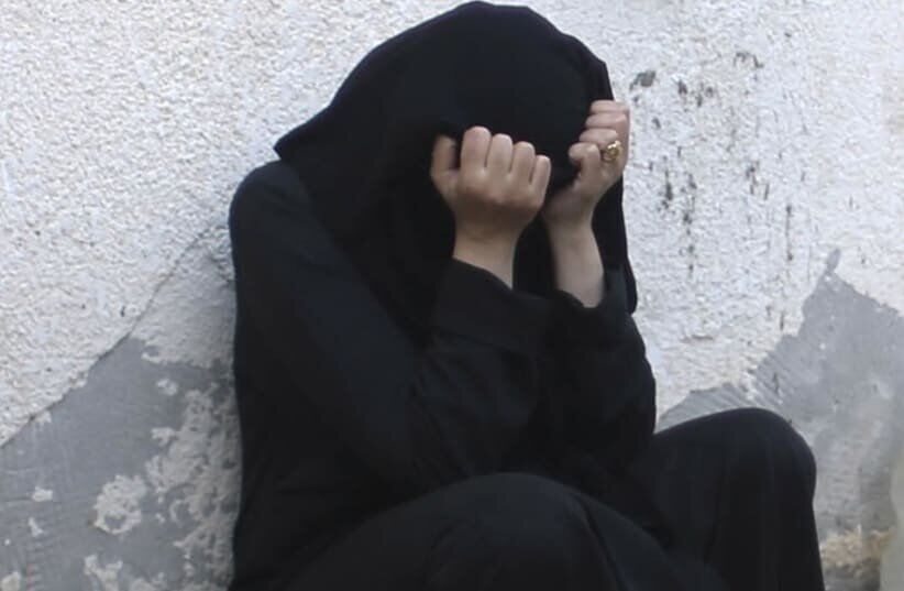 دستگیری زنی که با کمک مرد افغان، یکی از اعضای خانواده‌اش را کشت