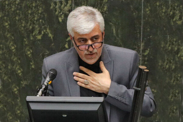 تکذیب خبر جابجایی وزیر ورزش