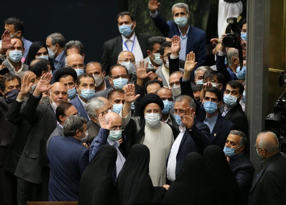 سرانجام رئیسی با تاخیر 35 روزه، بودجه 1402 را تقدیم مجلس می‌کند
