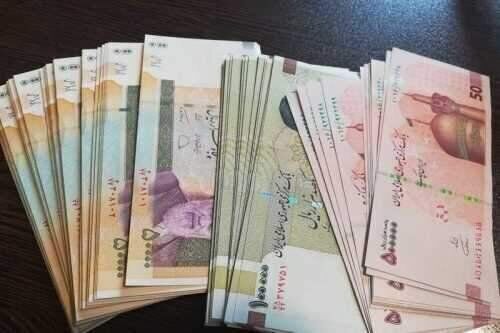 ۷ میلیون و ۹۲۰ هزار تومان حداقل حقوق کارمندان در سال آینده