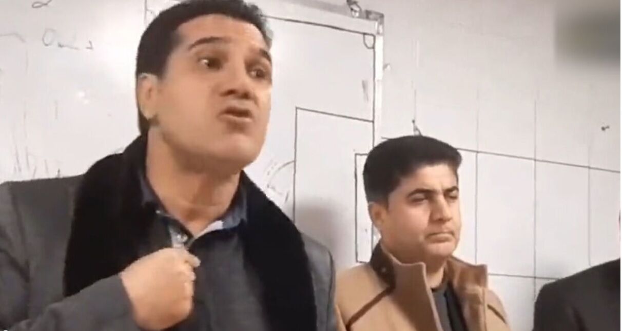 واکنش سرمربی چوکا به حرف‌های جنجالی‌اش؛ فی‌البداهه و طنزگونه حرف زدم/ وقتی گفتم در رختکن را باز می‌کنم یعنی تماشاگران من را هم بزنند!