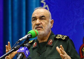 دشمنان ملت ایران نای حرکت و نفس ندارند