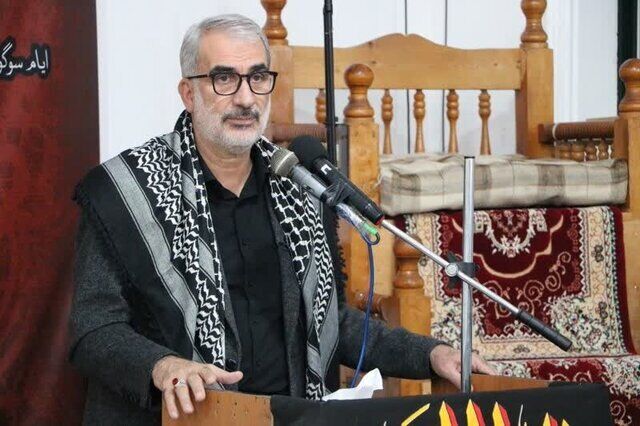 به جای تدریس زبان چینی به فکر نان شب معلم‌ها باشید