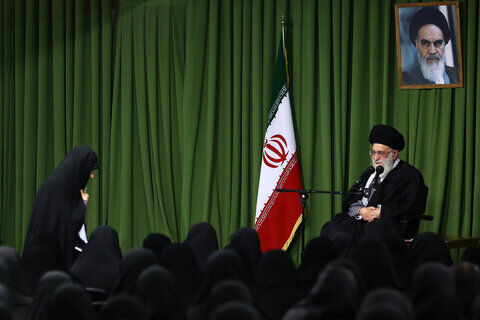 امروز 14 دی ماه؛ دیدار جمعی از بانوان با رهبر انقلاب