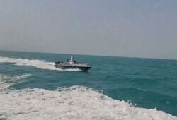 توقیف ۴ شناور متخلف صیادی در آب‌های استان بوشهر