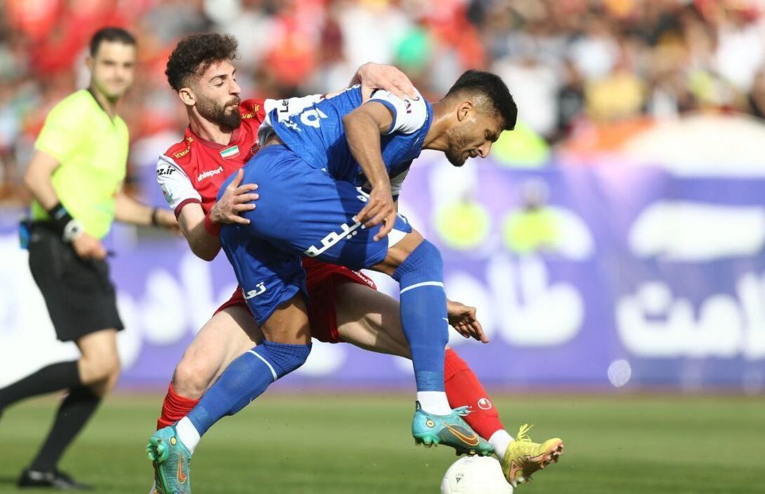 مهاجم پرسپولیس جدا شد؛ بغض ستاره نیمکت‌ نشین ترکید