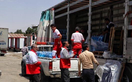 همدانی‎‌ها به دستان هلال‌احمر چشم دوختند