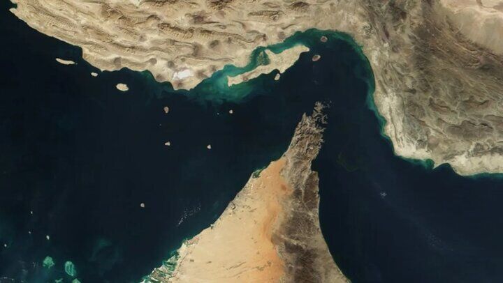 ایران یک کشتی کانتینری را اعمال قانون کرد 