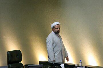 حمید رسایی دست به کار شد؛ تهیه طرح دوفوریتی برای مجازات اهانت‌‌کنندگان به پرچم جمهوری اسلامی