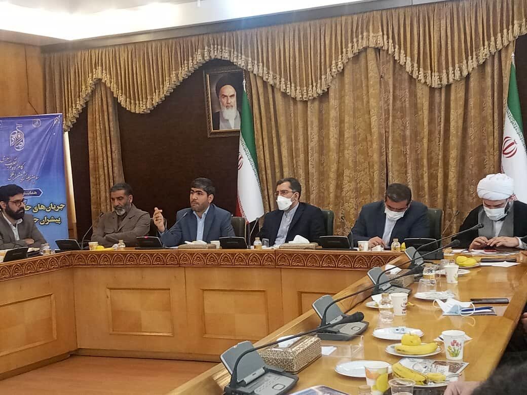 بهره‌وری نظام حکمرانی کشور منفی یک است