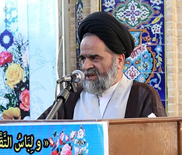 امام جمعه اراک: متاسفانه مردم آنگونه که باید شکرگزار نیستند