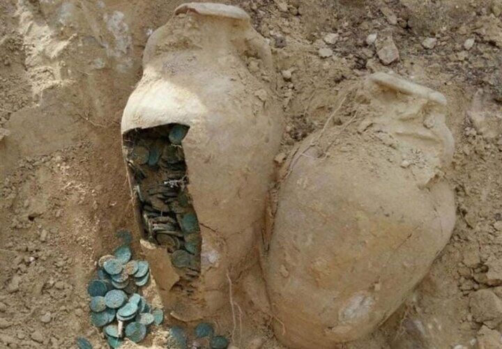 گزارش روزنامه اعتماد از افزایش حفاری‌ها به قصد گنج‌یابی در ایام جنگ ۴۰ روزه / یکی از گنج‌یابان ۷۰ صفحه اینستاگرامی دارد!