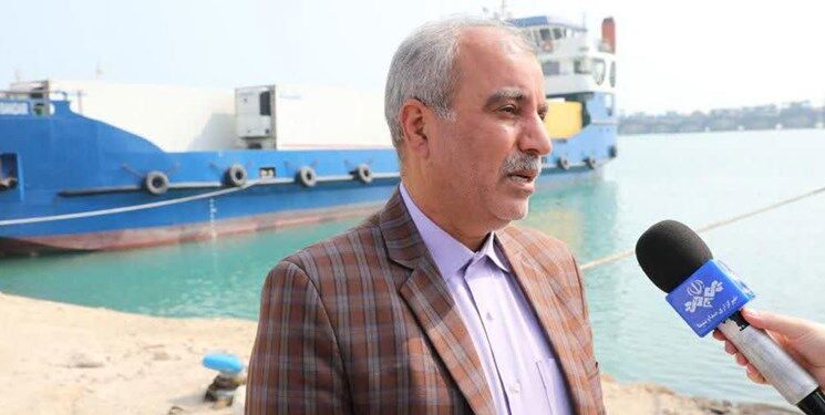 نجات ۱۲ گردشگر دریایی گرفتار در سواحل بندر لنگه