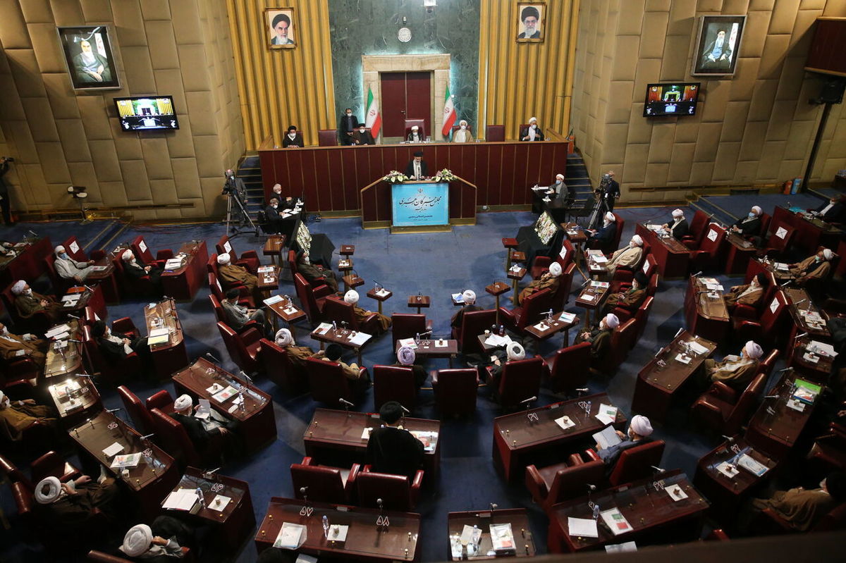 ائمه مقید بودند که شکم مردم باید سیر باشد