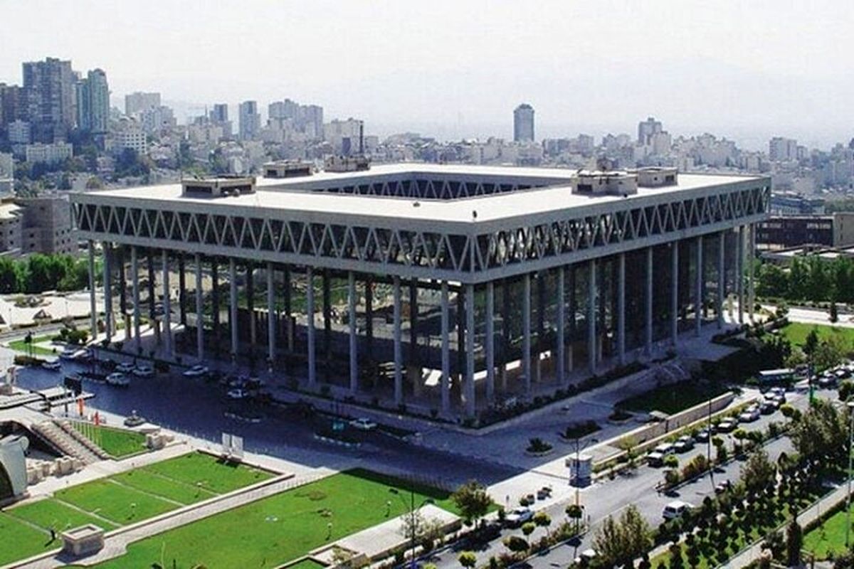 پاس گلی که اصولگرایان متوهم به غرب دادند+ عکس
