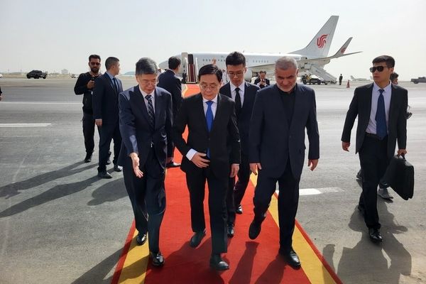 نایب‌رئیس کمیته دائمی مجلس ملی چین وارد تهران شد