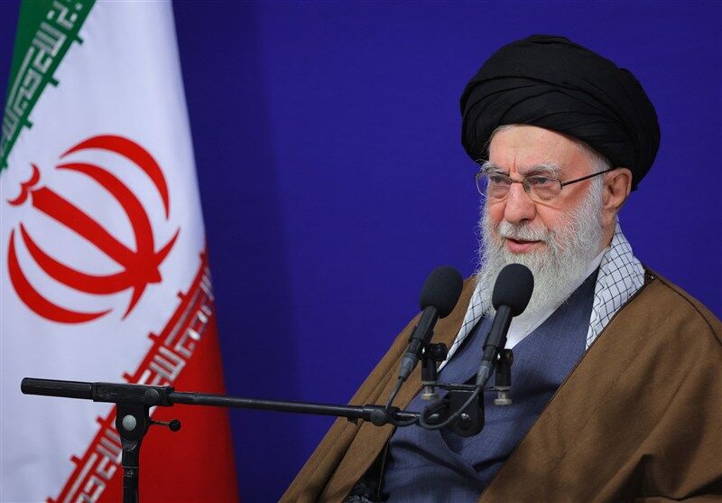 رهبر انقلاب در پیامی به کنگره ملّی «شهدای غریب اسارت»: شهدای غریب اسارت گوشه‌ای از مظلومیت ملّت ایران در دفاع مقدس هستند