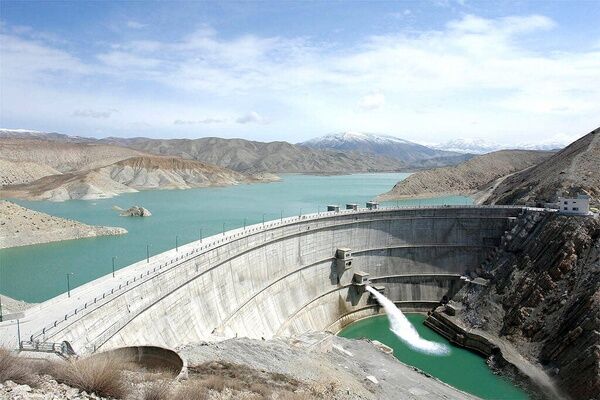 خوشحالی رئیسی از آبگیری سدی که صدای فعالان محیط‌زیست را در آورده بود + تصاویر