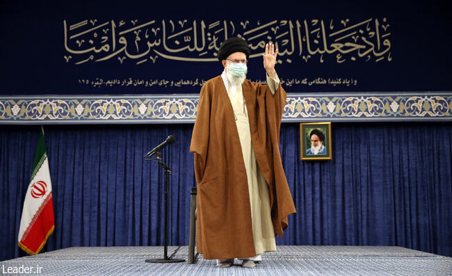 دیدار جمعی از زائران اعزامی به حج با رهبر انقلاب