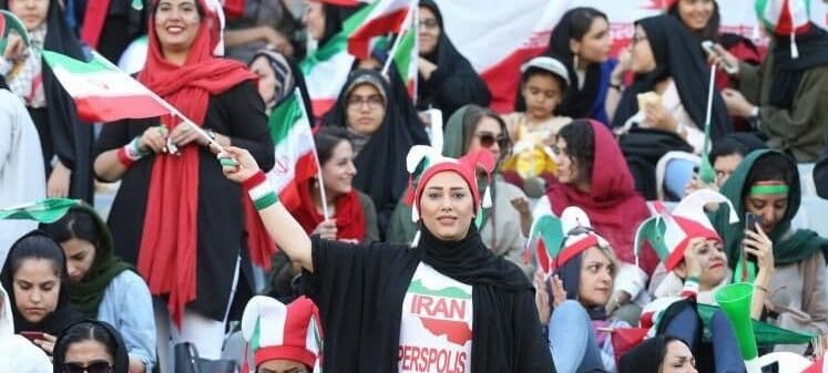 یادآوری مهم به آنان که مخالف حضور زنان در ورزشگاه بودند: دیدید زنان آمدند و هیچ نشد