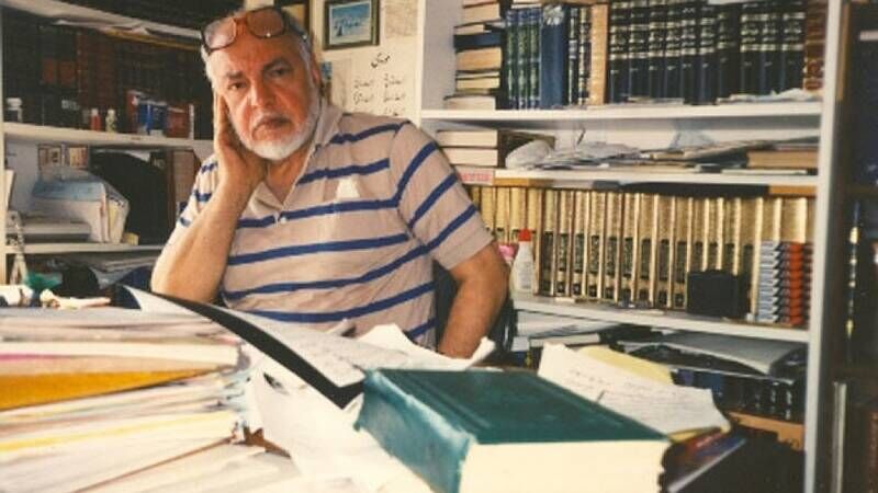 پیکر احمد مهدوی دامغانی فردا به خاک سپرده می‌شود